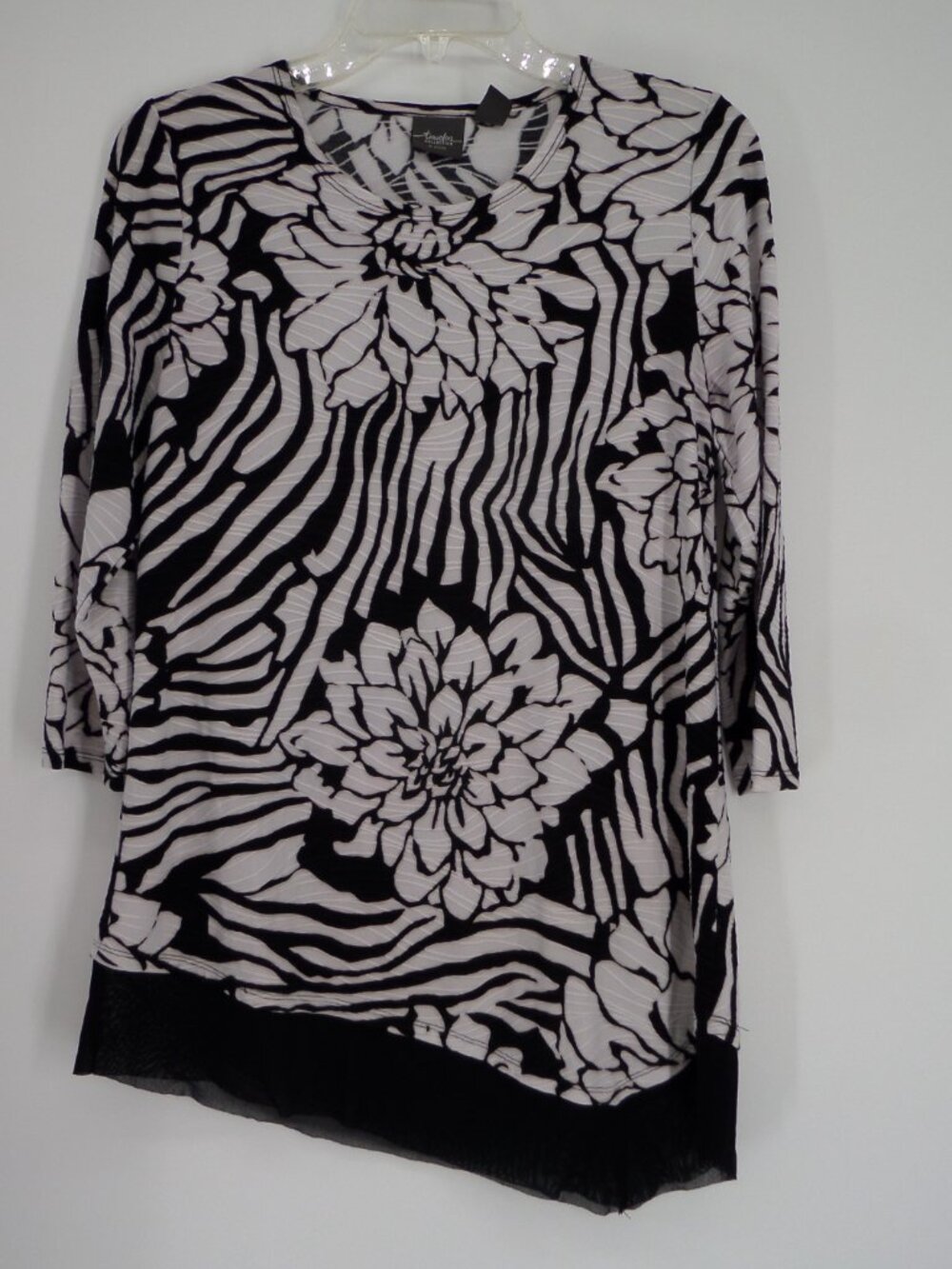 Chico's Travelers  Women's Fall 3/4 Sleeve Black/White Print  Top  Size 0 US S